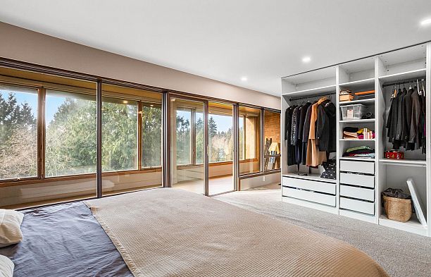 7353 Yew Street Southlands