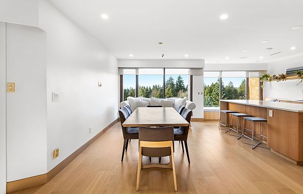 7353 Yew Street Southlands