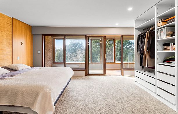 7353 Yew Street Southlands