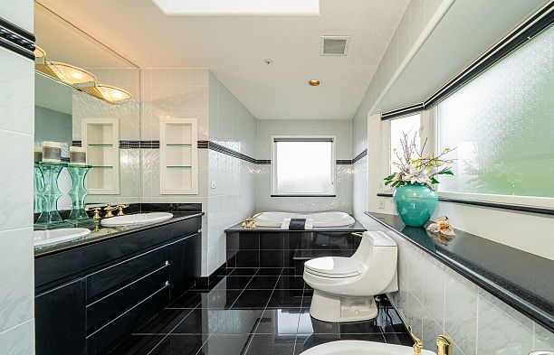 4255 W 15th Avenue Point Grey