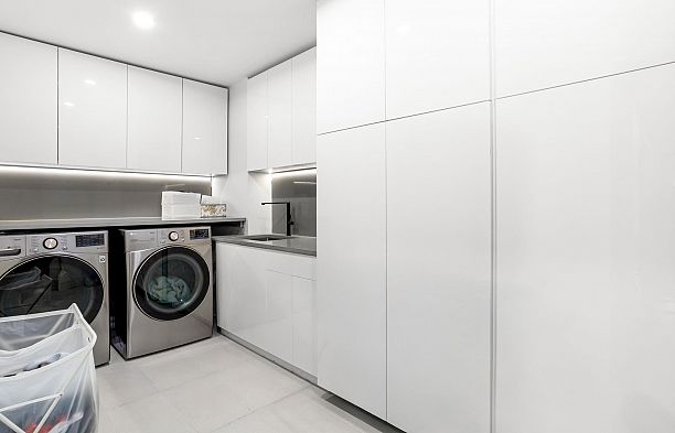 7353 Yew Street Southlands