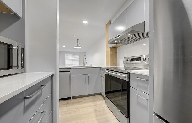 201 1011 W King Edward Avenue Shaughnessy