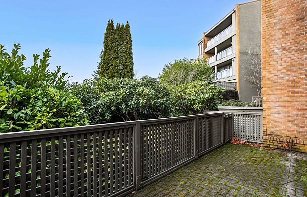 7353 Yew Street Southlands