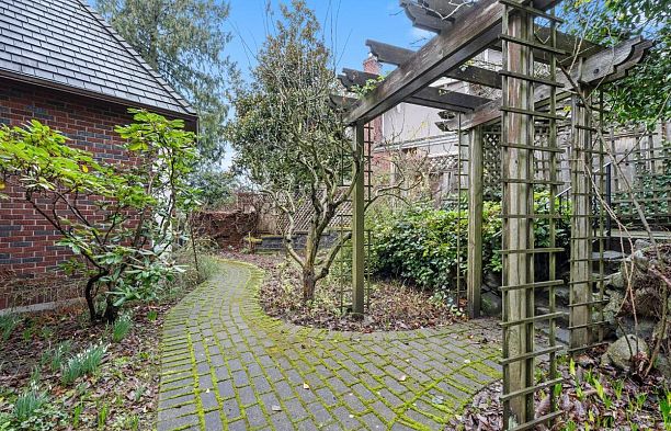 5584 Maple Street Shaughnessy