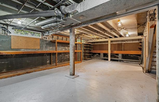 5584 Maple Street Shaughnessy