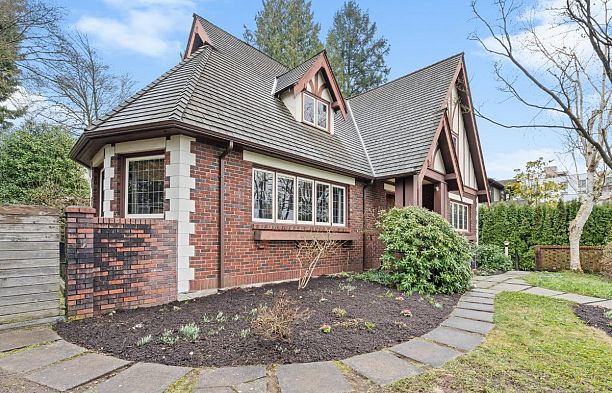 5584 Maple Street Shaughnessy