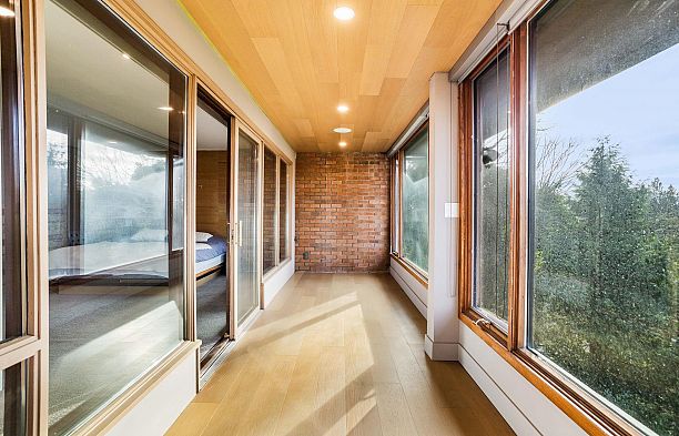 7353 Yew Street Southlands