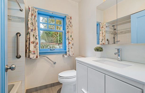 5584 Maple Street Shaughnessy