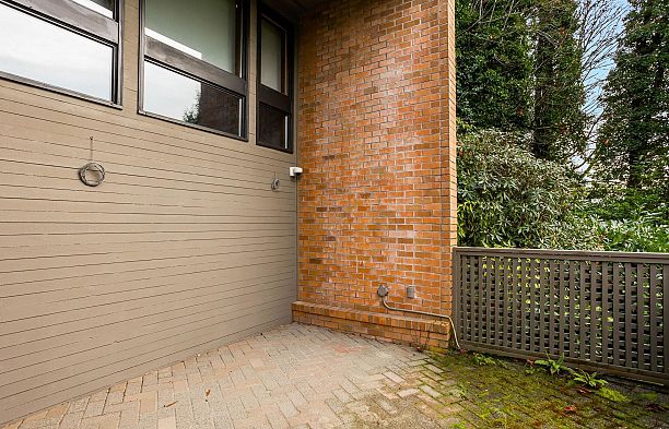 7353 Yew Street Southlands