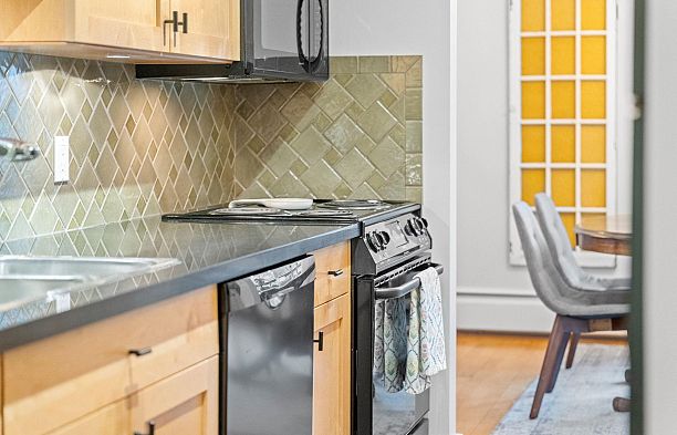 209 1720 W 12th Avenue Fairview VW