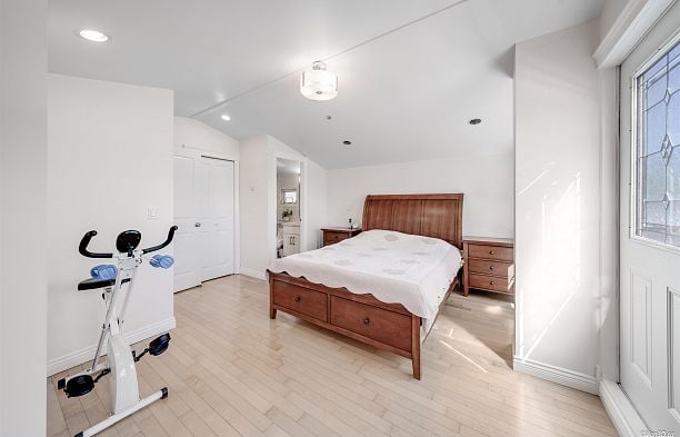 7531 Oak Street South Granville