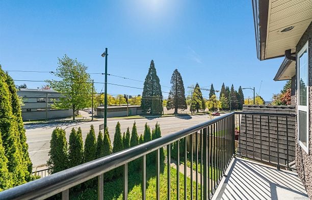 7531 Oak Street South Granville