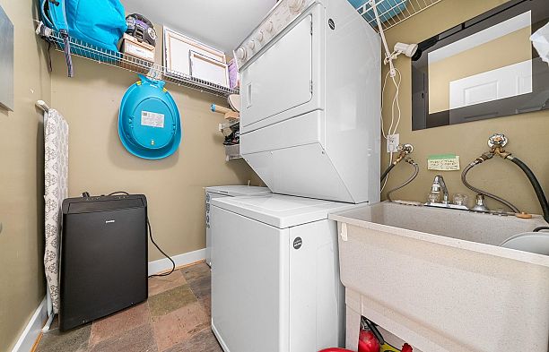 209 1720 W 12th Avenue Fairview VW