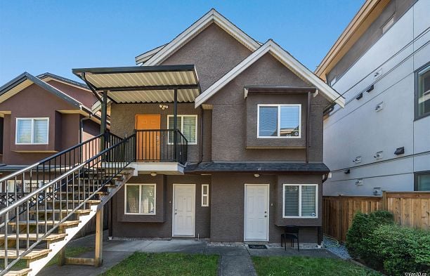 7531 Oak Street South Granville