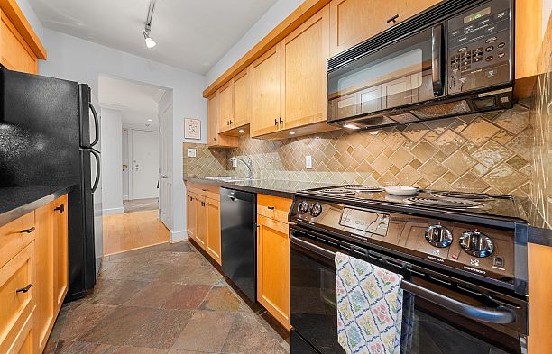 209 1720 W 12th Avenue Fairview VW