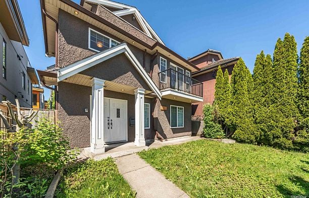 7531 Oak Street South Granville