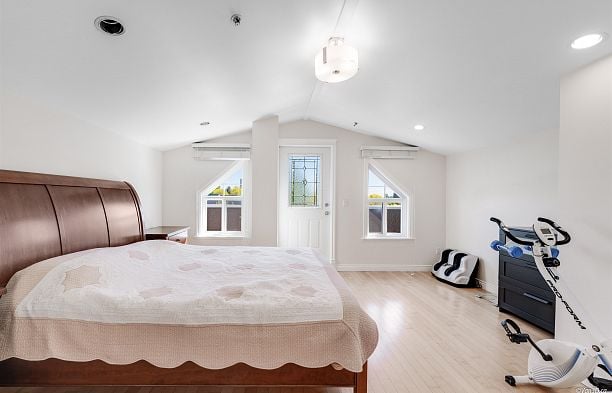 7531 Oak Street South Granville