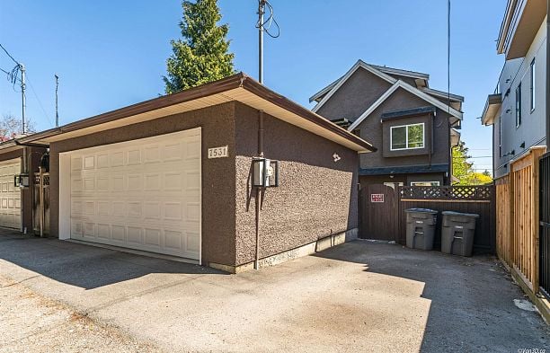 7531 Oak Street South Granville