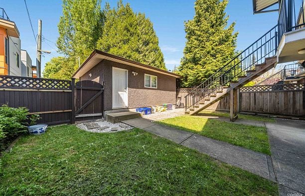 7531 Oak Street South Granville