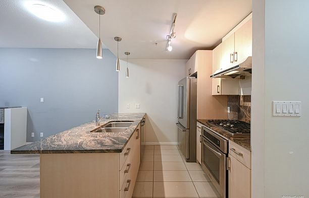 303 1211 MELVILLE STREET, Vancouver BC V6E 0A7 Coal Harbour