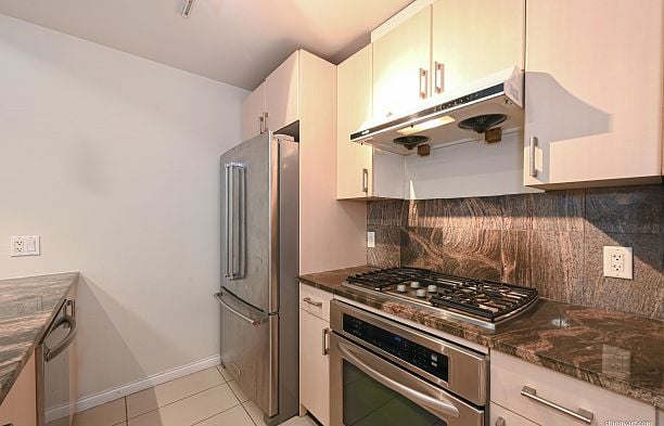 303 1211 MELVILLE STREET, Vancouver BC V6E 0A7 Coal Harbour