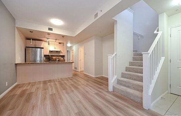 303 1211 MELVILLE STREET, Vancouver BC V6E 0A7 Coal Harbour