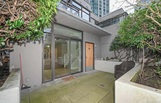 303 1211 MELVILLE STREET, Vancouver BC V6E 0A7 Coal Harbour
