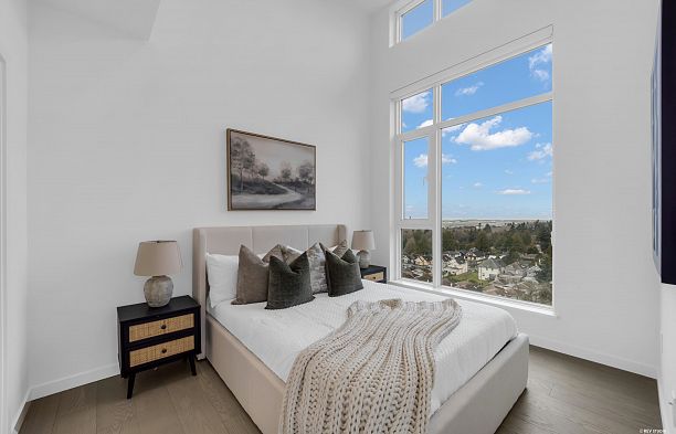 1001 8415 Granville Street S.W. Marine