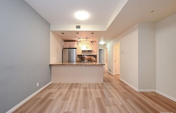 303 1211 MELVILLE STREET, Vancouver BC V6E 0A7 Coal Harbour