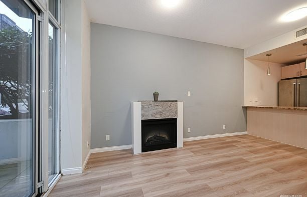 303 1211 MELVILLE STREET, Vancouver BC V6E 0A7 Coal Harbour