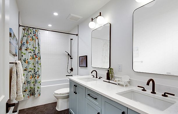 2159 Mcmullen Avenue Quilchena