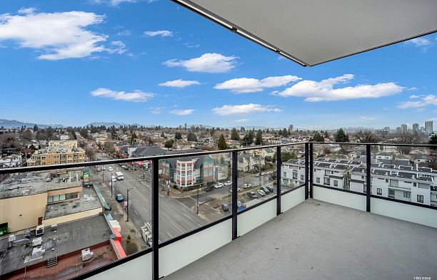 402 8415 Granville Street S.W. Marine