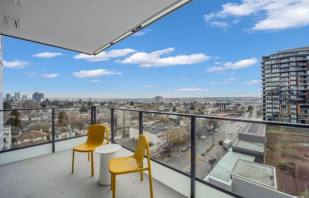 805 8415 Granville Street S.W. Marine