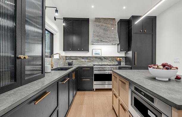 1 4088 Maple Crescent Quilchena