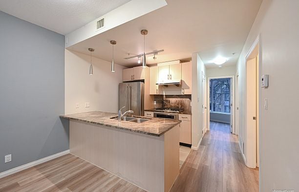 303 1211 MELVILLE STREET, Vancouver BC V6E 0A7 Coal Harbour