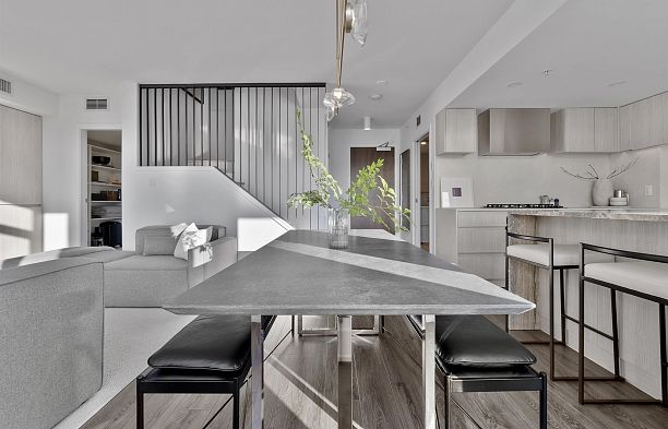 713 1887 Crowe Street False Creek