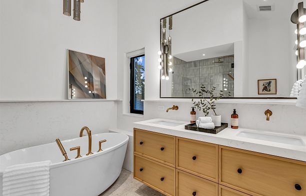 4090 Maple Crescent Quilchena