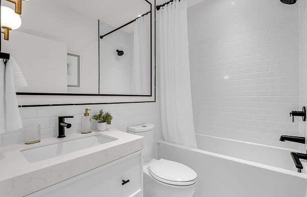 1 4088 Maple Crescent Quilchena