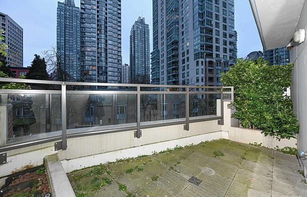 303 1211 MELVILLE STREET, Vancouver BC V6E 0A7 Coal Harbour