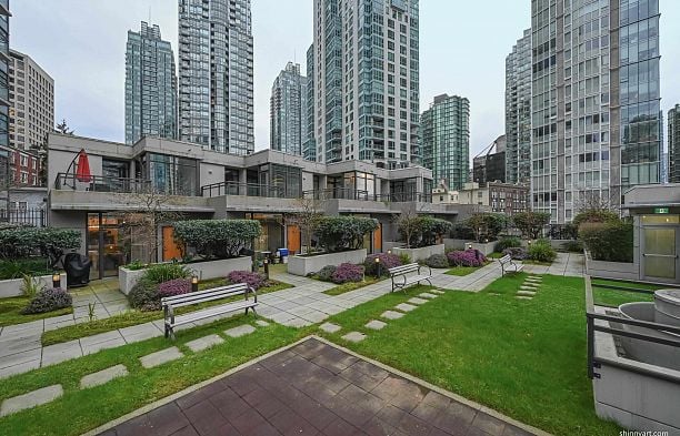 303 1211 MELVILLE STREET, Vancouver BC V6E 0A7 Coal Harbour