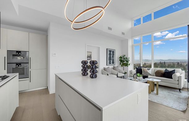 1001 8415 Granville Street S.W. Marine