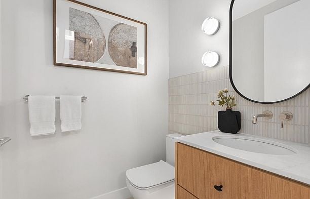 396 W 21 Avenue Cambie