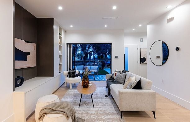 #1 1079 E 14th Avenue Mount Pleasant VE