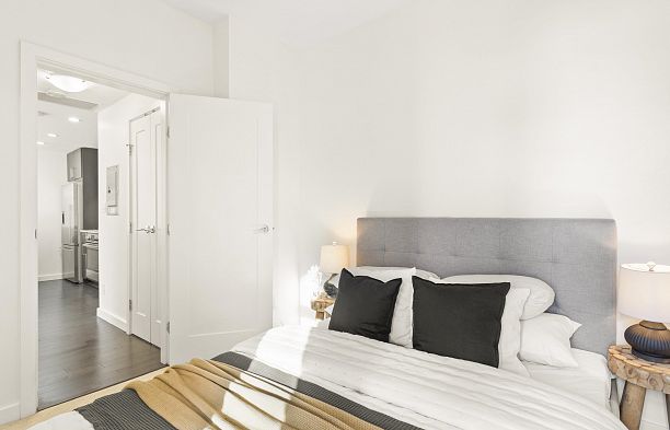 608 38 W 1st Avenue False Creek