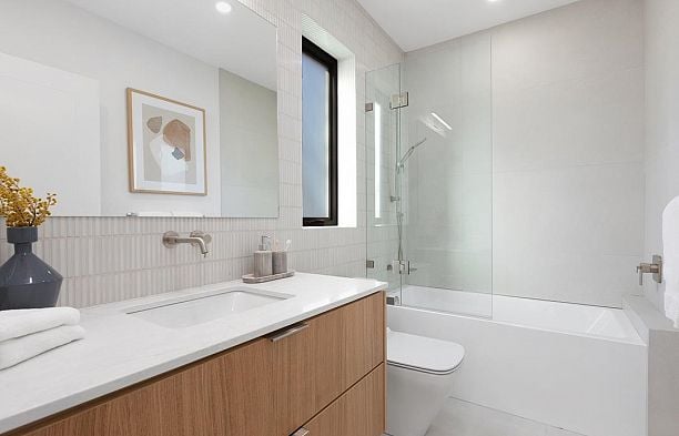 396 W 21 Avenue Cambie