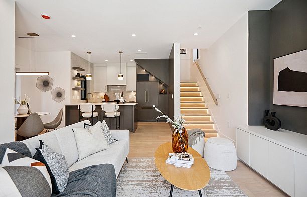 #1 1079 E 14th Avenue Mount Pleasant VE