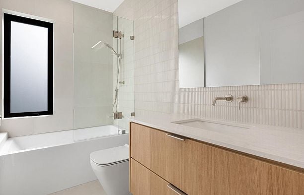 3742 Yukon Street Cambie