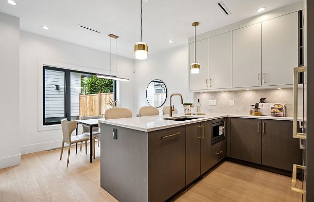 #2 1079 E 14th Avenue Mount Pleasant VE