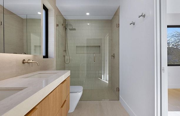 3742 Yukon Street Cambie