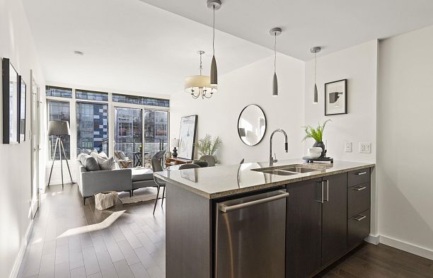 608 38 W 1st Avenue False Creek